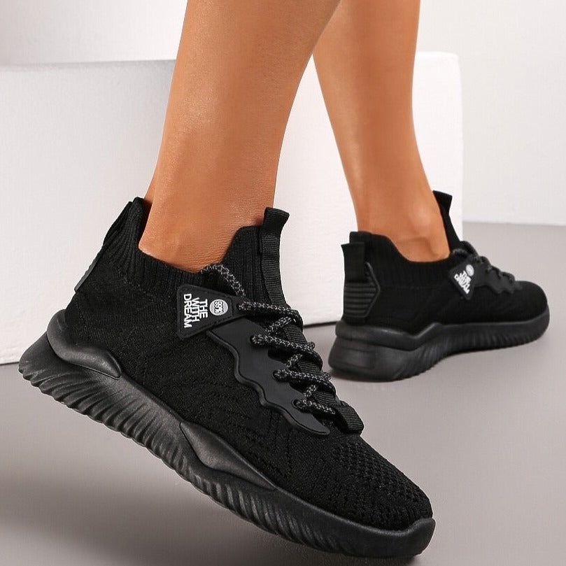 Dream Black Sneaker