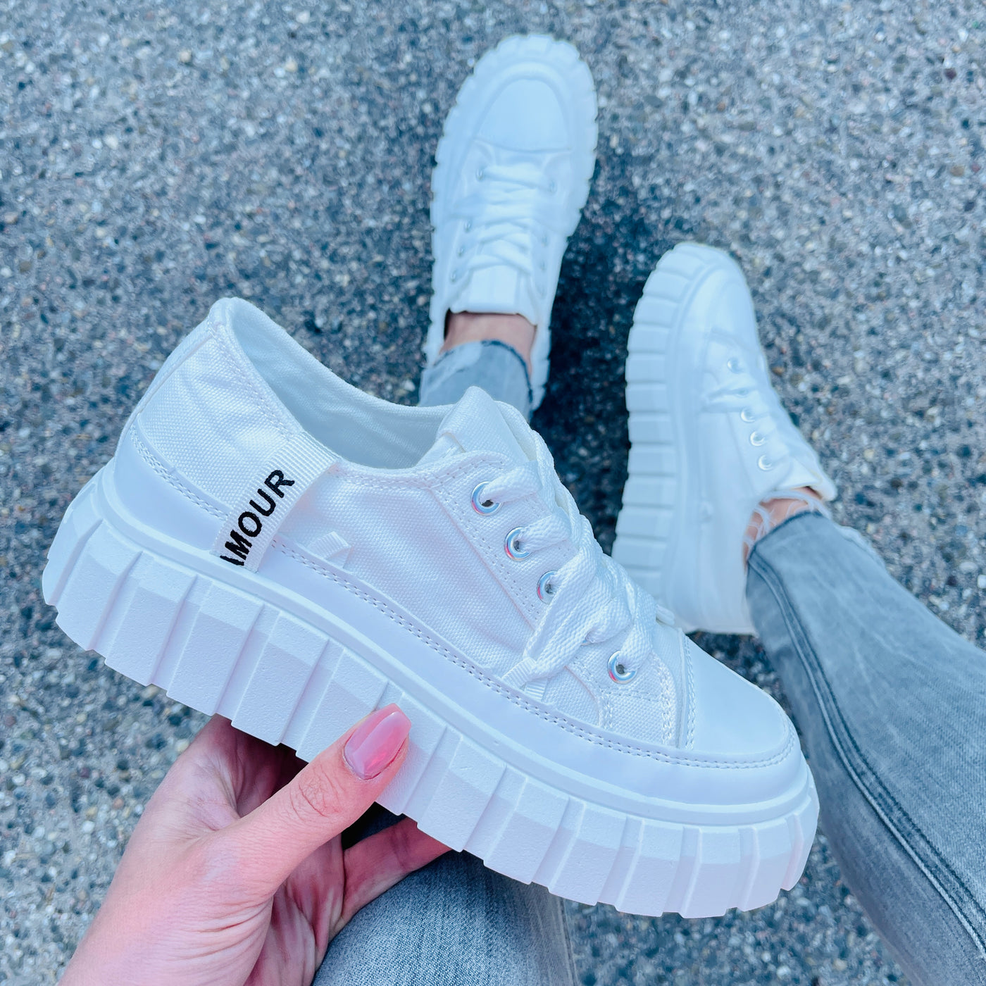 Amour White Sneaker