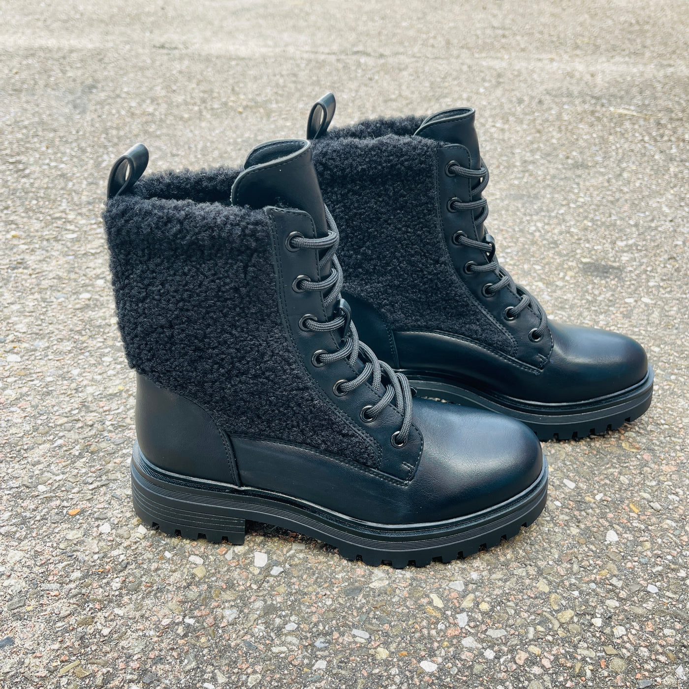 Half-Fur Black Boots