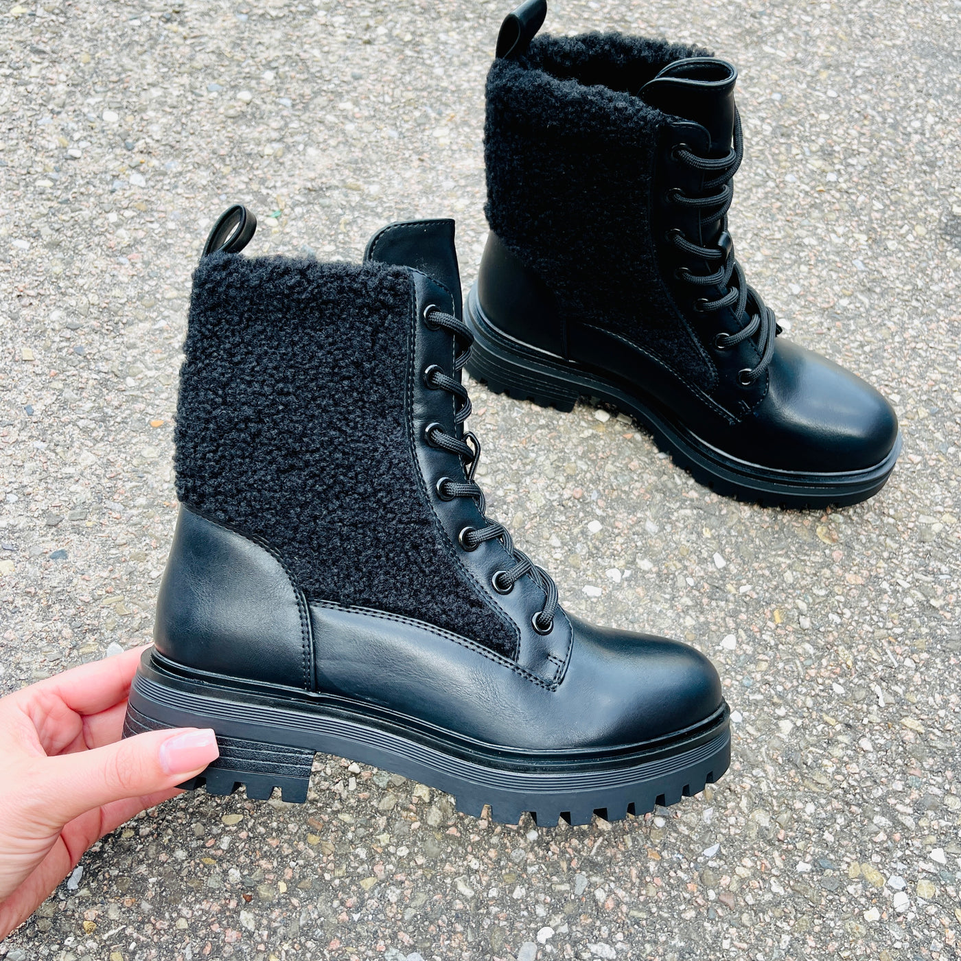 Half-Fur Black Boots