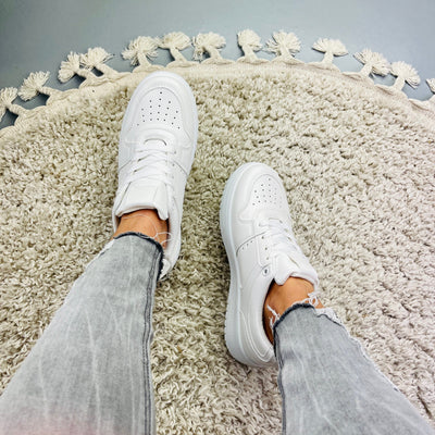 Erna White Sneaker